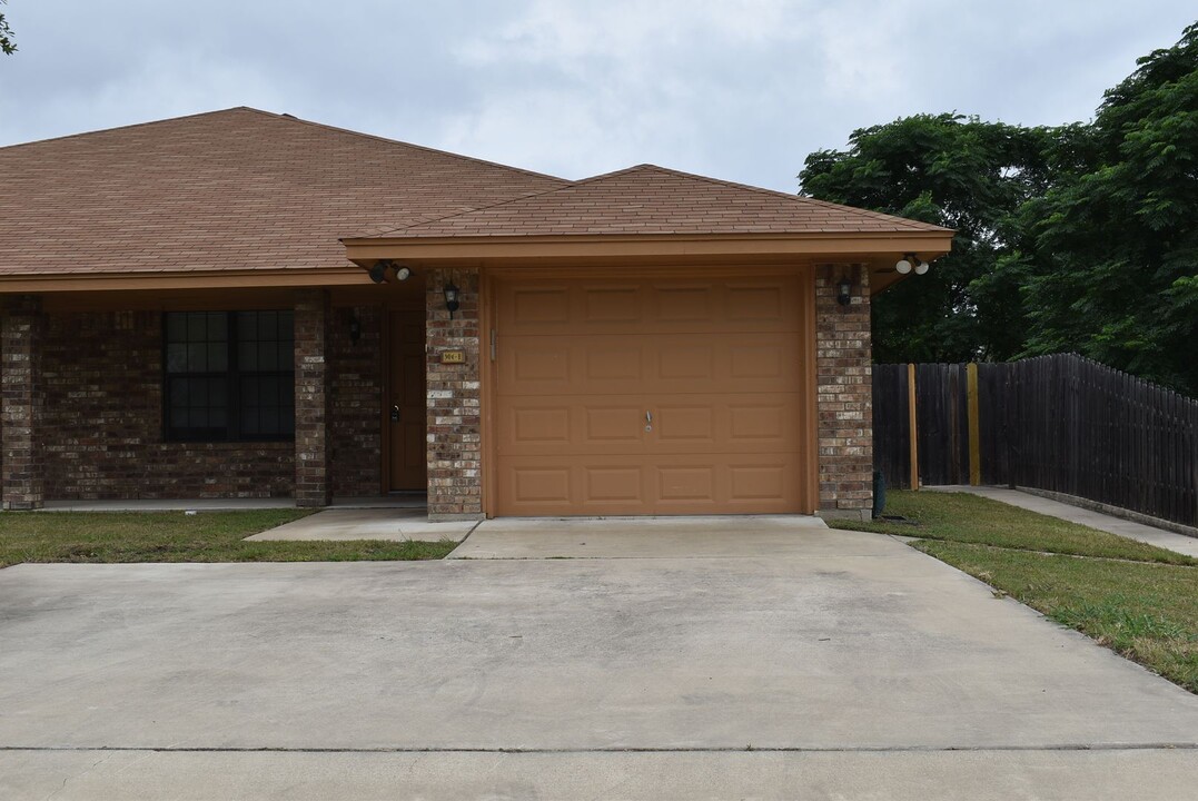 904 Rebecca Ln in Harker Heights, TX - Foto de edificio