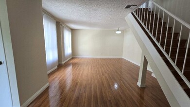 657 W California Ave in Glendale, CA - Building Photo - Building Photo