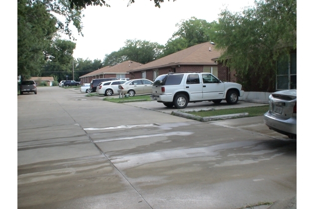 900-906 Naomi Ln in Arlington, TX - Building Photo - Building Photo