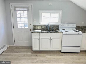 240 W 7th Ave in Conshohocken, PA - Building Photo - Building Photo