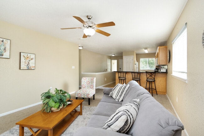 1401 Sundance Dr in Manhattan, KS - Building Photo - Building Photo