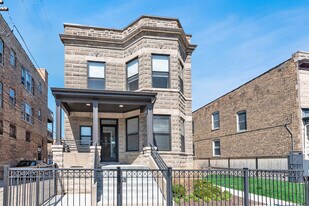 1472 W Summerdale Ave in Chicago, IL - Building Photo