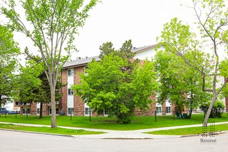 NAITside Court II in Edmonton, AB - Building Photo - Building Photo
