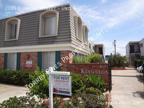 2065 Diamond St in San Diego, CA - Building Photo - Building Photo