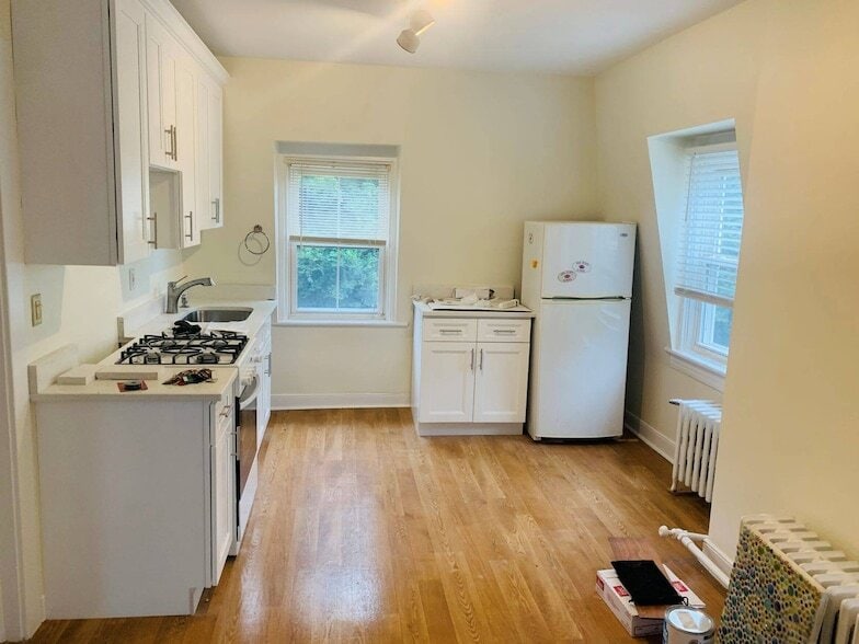 145 Carpenter Ave, Unit 5 in Sea Cliff, NY - Foto de edificio