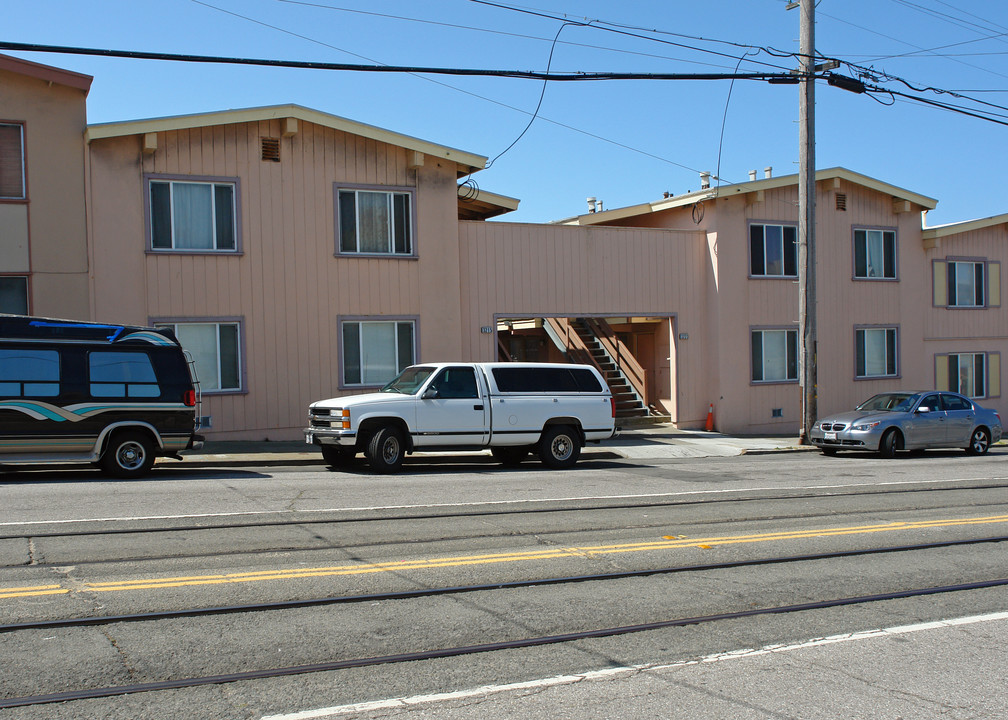 3215-3223 Taraval St in San Francisco, CA - Building Photo