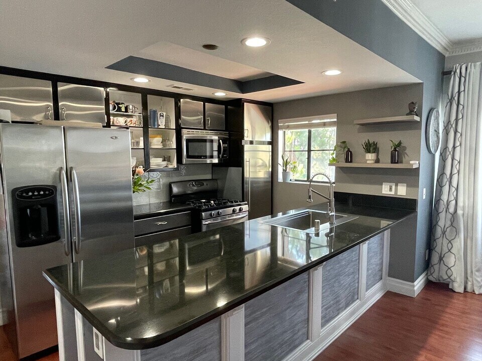 11600 Warner Ave in Fountain Valley, CA - Building Photo