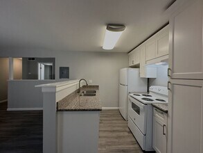 Lincoln Crest Apartments in Stockton, CA - Foto de edificio - Interior Photo