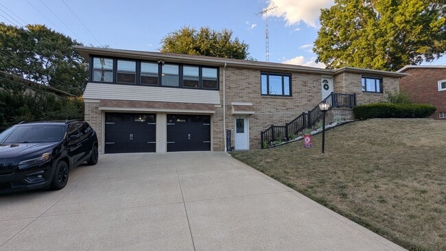 1310 Dunkeith Dr NW in Canton, OH - Building Photo - Building Photo