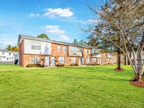 Country Club Apartments in Rock Hill, SC - Building Photo - Building Photo