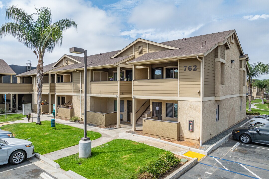 Welcome to Pacific Point! in San Diego, CA - Foto de edificio