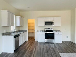 10348 Rosegreen Ln in Crowley, TX - Building Photo - Building Photo