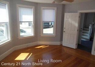 5 Pearl St, Unit 2 in Salem, MA - Building Photo - Building Photo