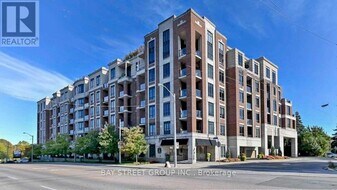 25 Earlington Ave in Toronto, ON - Building Photo