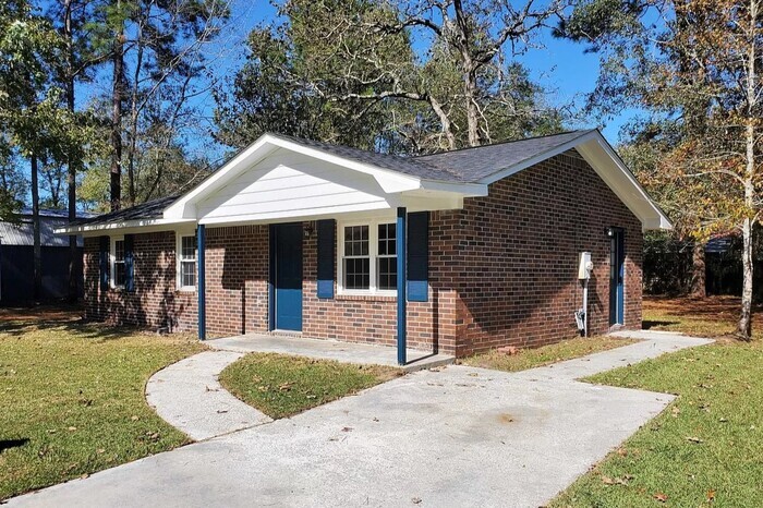 126 Harold Dr in Summerville, SC - Building Photo