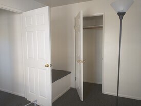 1329 W 29th St in Los Angeles, CA - Building Photo