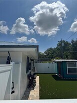 905 Patricia Ave in Dunedin, FL - Building Photo
