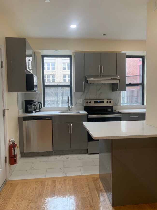 16 Hudson St, Unit 4 in Boston, MA - Building Photo - Building Photo