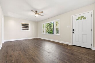 3805 Hillgrand Dr in Durham, NC - Building Photo - Building Photo