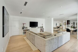 645 NE 55th Terrace in Miami, FL - Building Photo - Building Photo