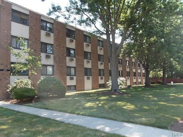 1168 Main St, Unit B9 in Stratford, CT - Building Photo