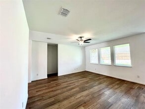 6209 Fairholme Dr in Krugerville, TX - Building Photo - Building Photo