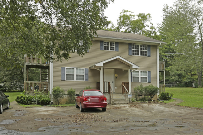 402 Hall St in La Fayette, GA - Foto de edificio - Building Photo