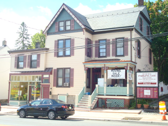 200-204 Main St in Hackettstown, NJ - Building Photo