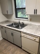 1501 Twin Lakes Cir in Tallahassee, FL - Building Photo - Building Photo