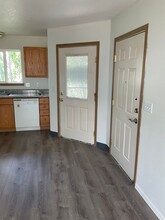 Ascot Place Apartments in Portland, OR - Building Photo - Interior Photo