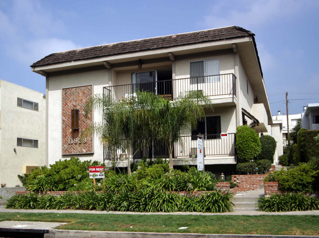 11929 Kiowa Ave in Los Angeles, CA - Building Photo - Building Photo