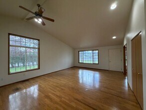 2610 Sandstone Ln in Richland, WA - Building Photo - Building Photo