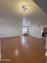 8631 W Monte Vista Rd in Phoenix, AZ - Foto de edificio - Building Photo