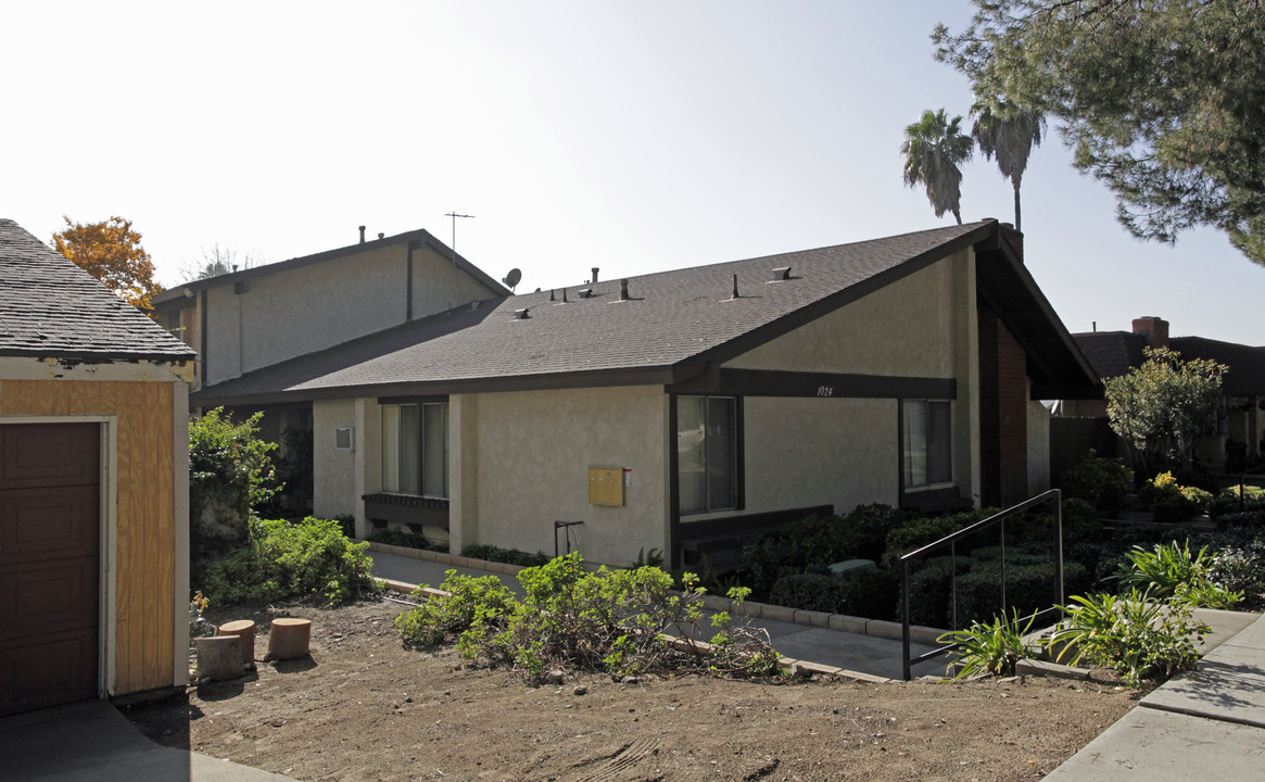 1024 W Pine St in Upland, CA - Building Photo