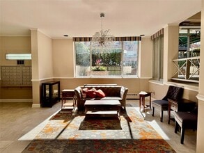 100 Lincoln Ave, Unit 24C in Mineola, NY - Building Photo - Building Photo