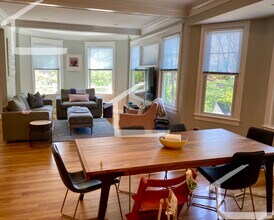 119 Westbourne Ter, Unit 1 in Brookline, MA - Building Photo - Building Photo