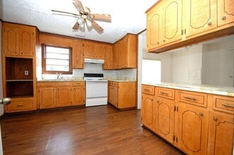 603 S Chestnut St in Mount Olive, NC - Building Photo - Building Photo