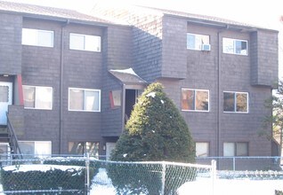 Willow Woods in Hamden, CT - Foto de edificio - Building Photo