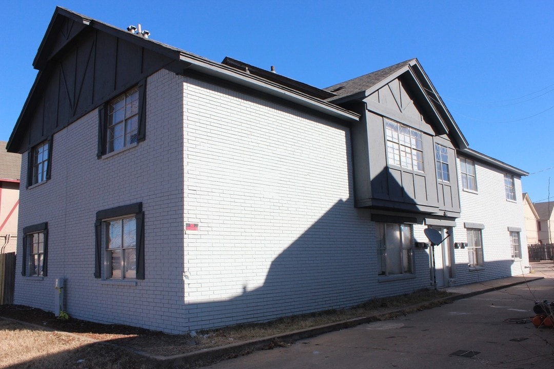 Newport Quadplexes in Tulsa, OK - Building Photo