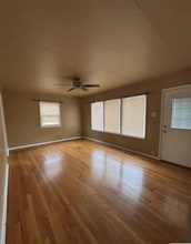 222 Crestview Dr in Brandenburg, KY - Foto de edificio - Building Photo