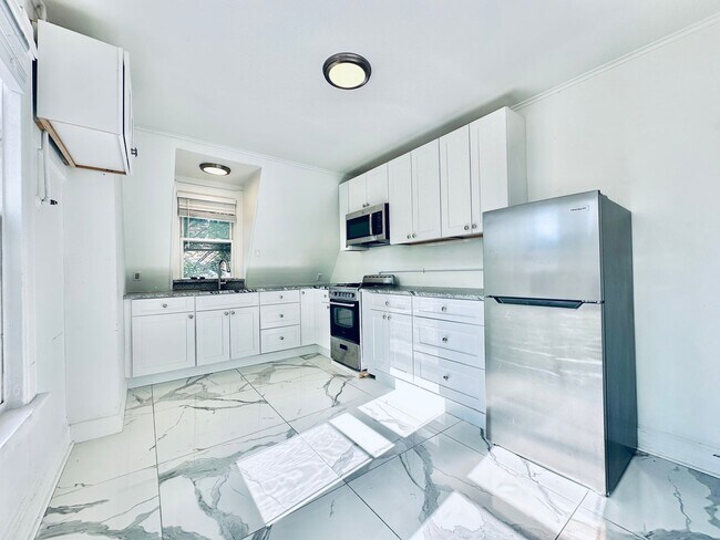 66 Trumbull St, Unit 66-5 in New Haven, CT - Building Photo - Building Photo