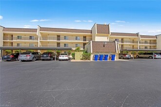 25806 Cockleshell Dr-Unit -317 in Bonita Springs, FL - Foto de edificio - Building Photo