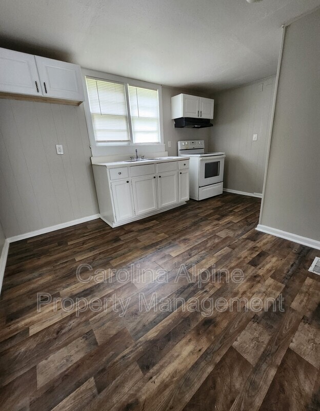 1102 Baker Blvd in Gastonia, NC - Building Photo - Building Photo