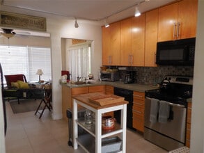 3050 NW 1st Ave in Pompano Beach, FL - Building Photo - Building Photo