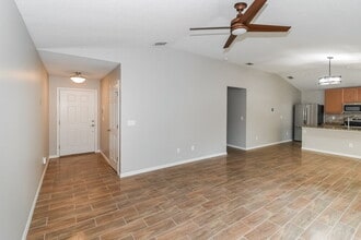 11751 Pleasant Creek Dr in Jacksonville, FL - Foto de edificio - Building Photo