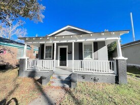 704 E 32nd St in Savannah, GA - Building Photo