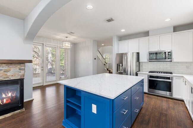 15 N Flickering Sun Cir