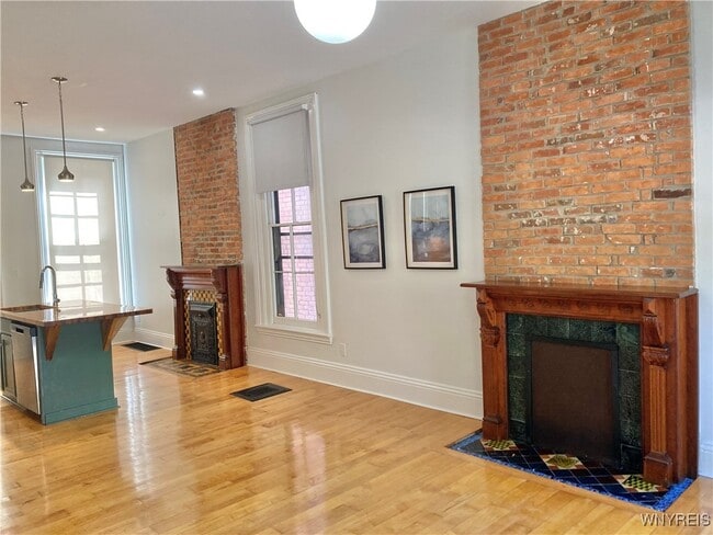 58 Tracy St