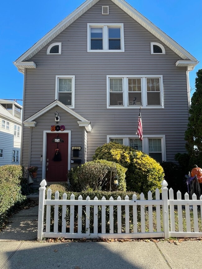 621 Undercliff Ave, Unit 2