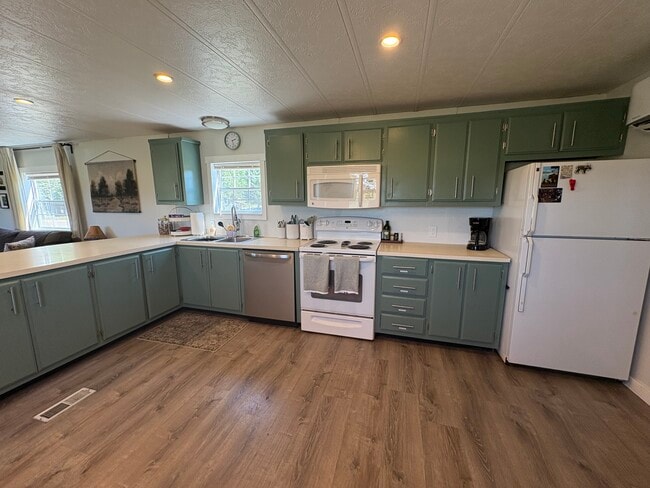110 Stardust Trl in Columbia Falls, MT - Building Photo - Building Photo